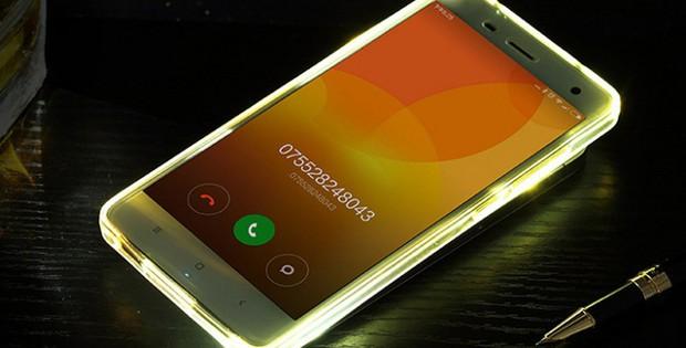 телефон Xiaomi с подсветкой